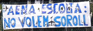 Pancarta penjada a Gav&agrave; Mar durant l'any 2004 per protestar contra el soroll dels avions a Gav&agrave; Mar